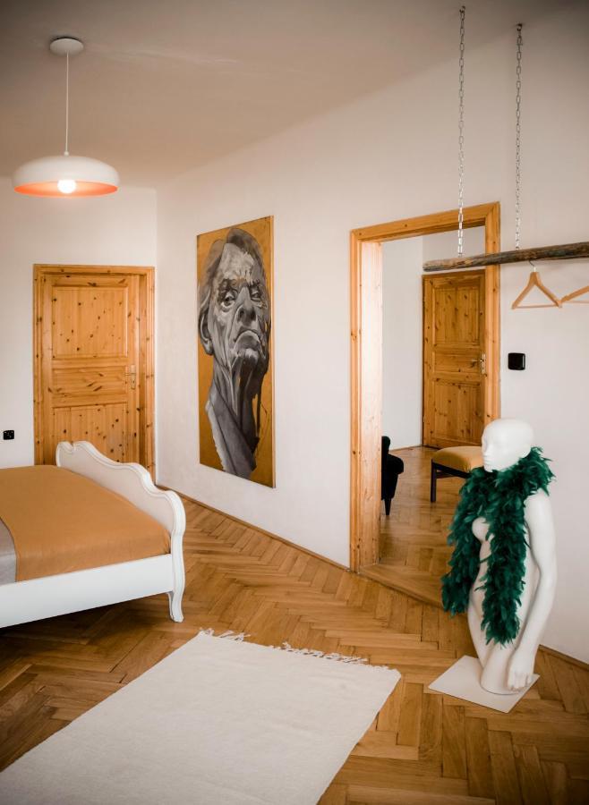 Kiki & Luky Family Apartment By Prague Castle Praga Exterior foto